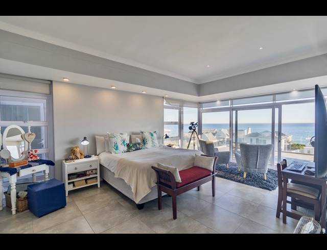 4 BEDROOM HOUSE FOR SALE IN PEARL BAY